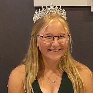 Meet your Posher, Ella